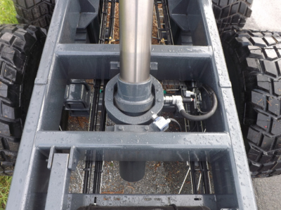 Vérin télescopique avec rotule et berceau Vérin télescopique avec rotule et berceau